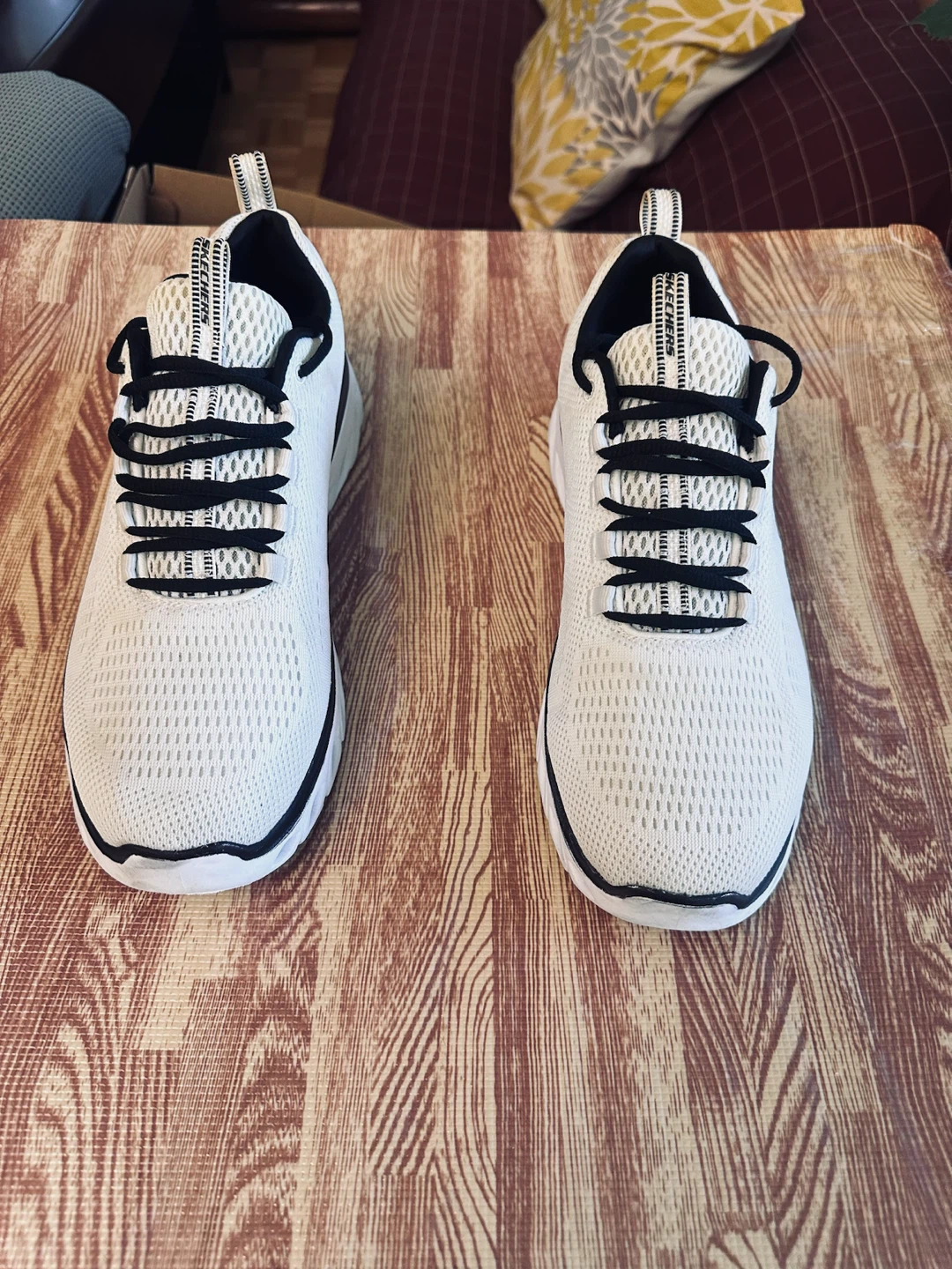 Skechers Glide-Lite Running Shoes - White/Black - Size 10 - photo 3