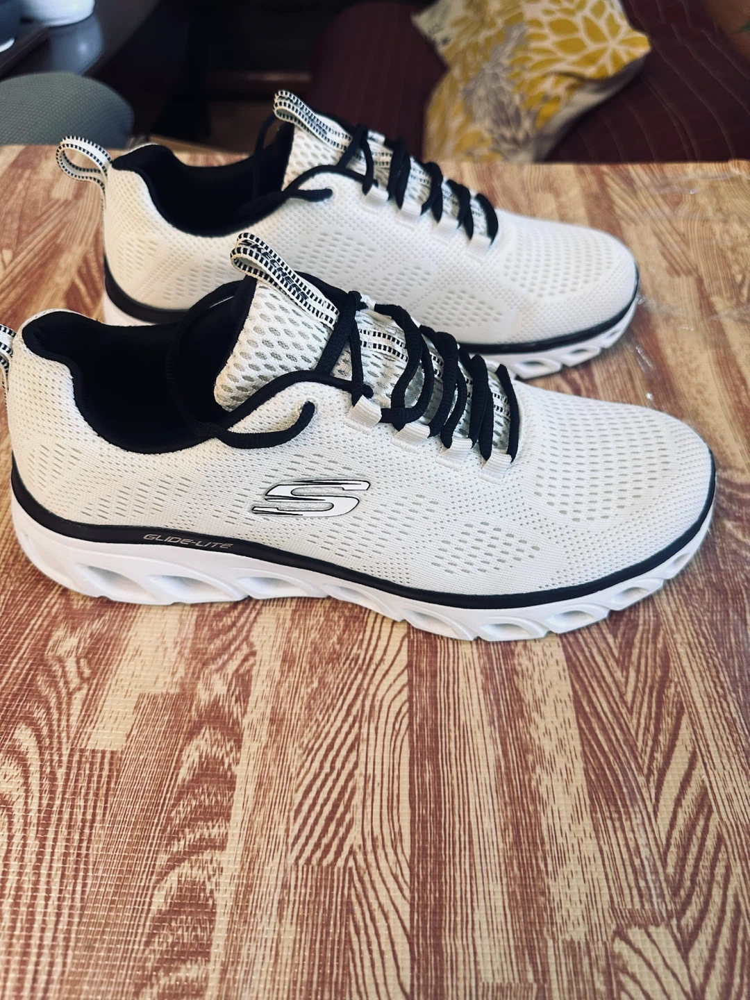 Skechers Glide-Lite Running Shoes - White/Black - Size 10 - photo 4