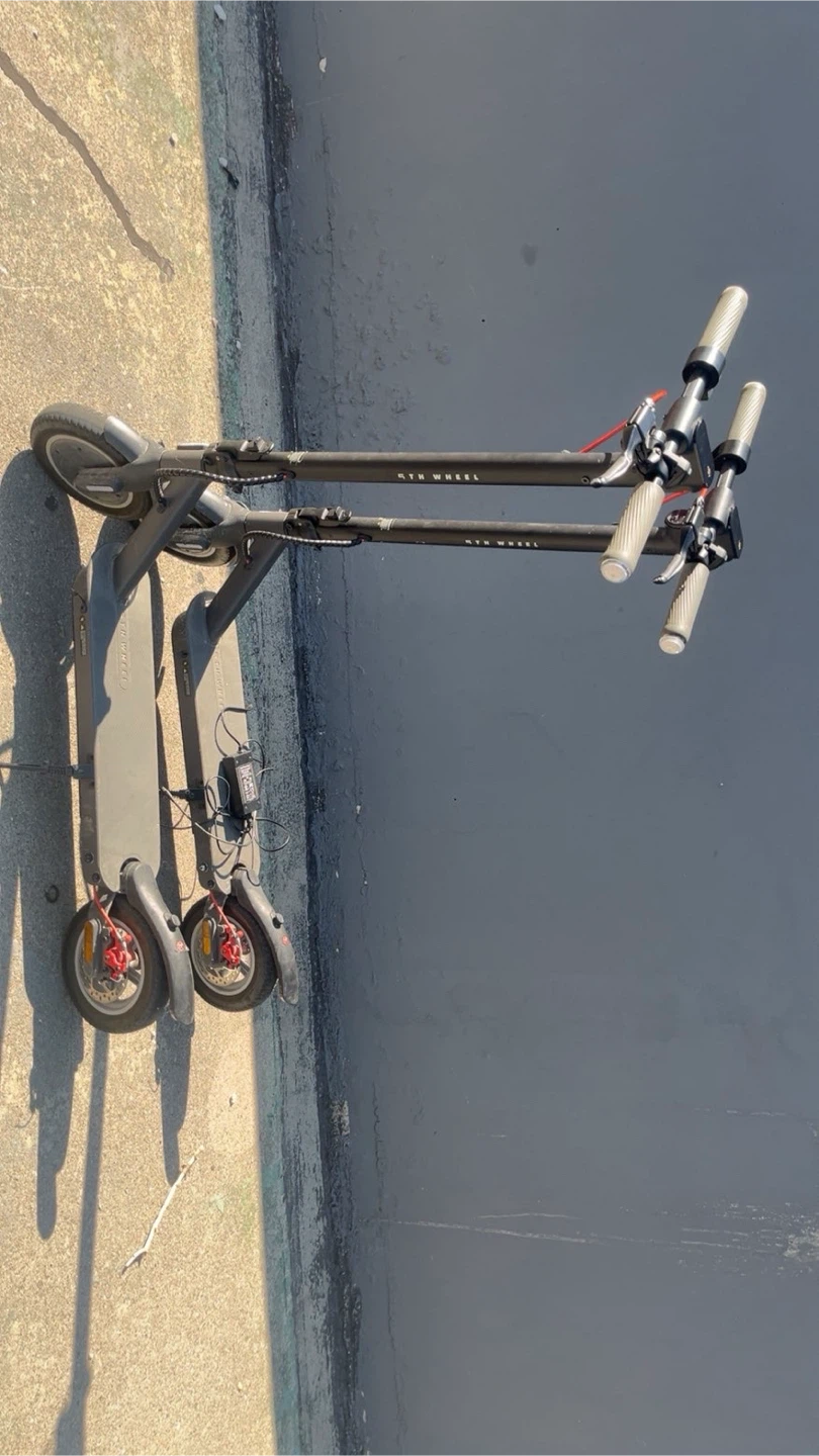 Two  5th wheel Electric Scooters 30 kph - photo 2