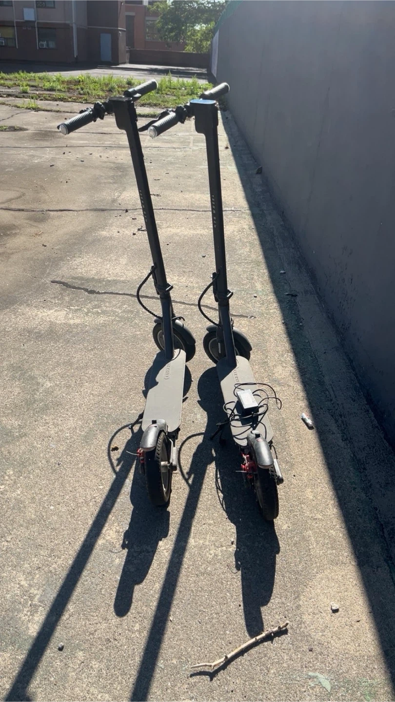 Two  5th wheel Electric Scooters 30 kph - photo 4