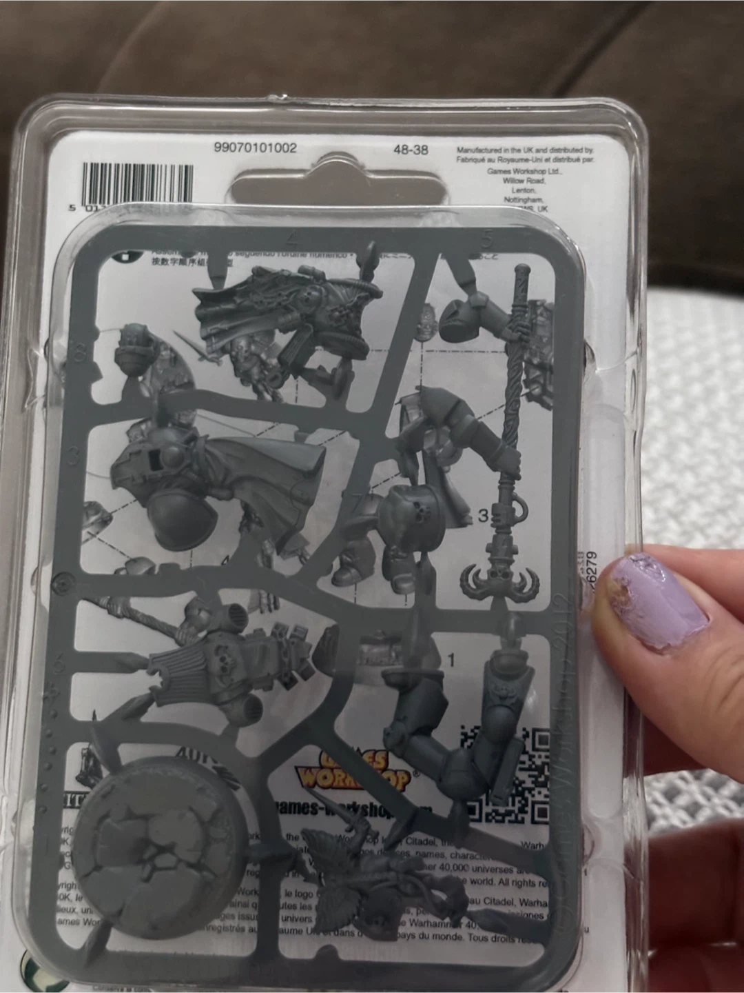 Games Workshop Warhammer 40,000 Space Marine Librarian Miniature - photo 2