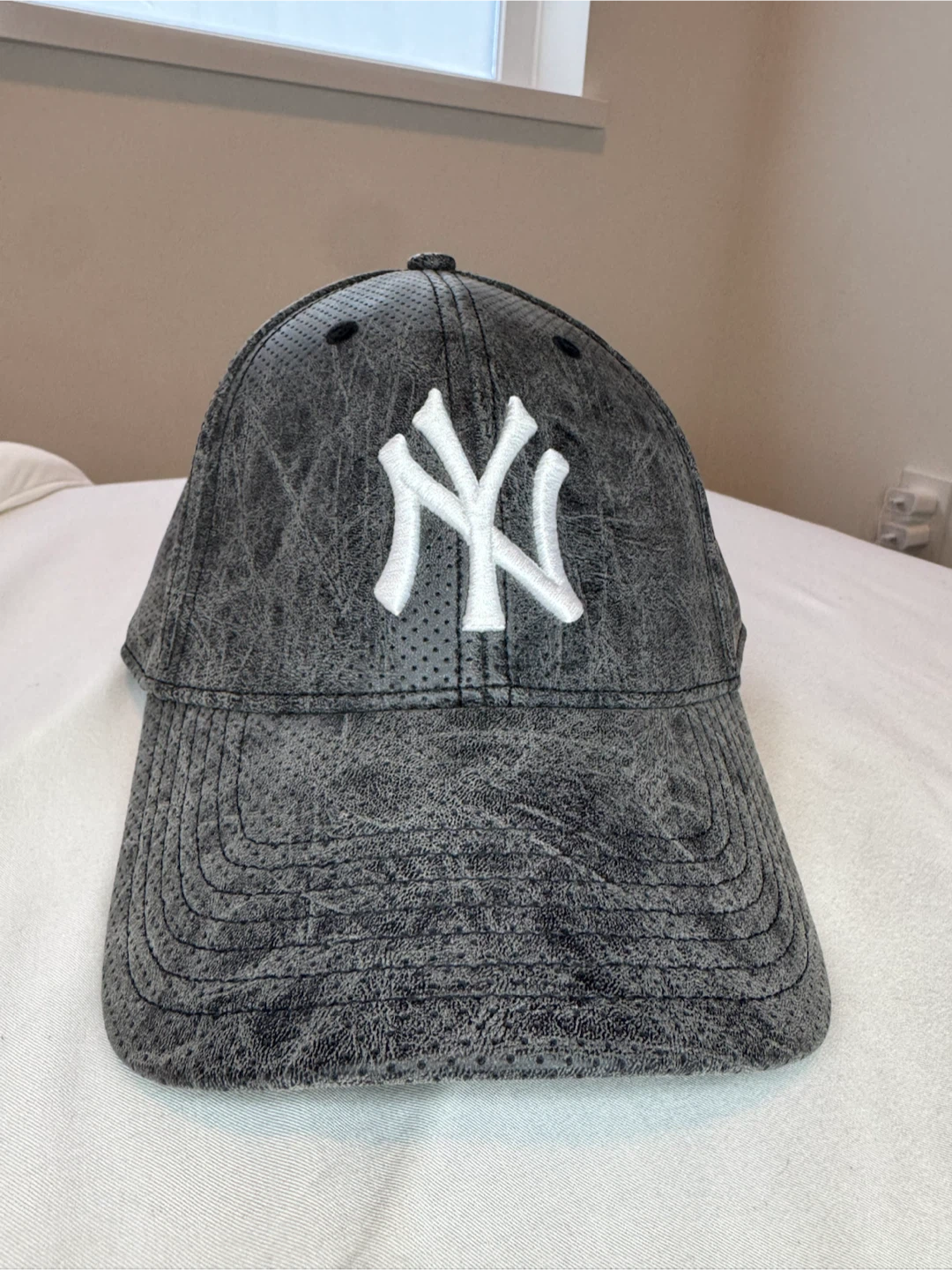 New York Yankees Gray Adjustable Baseball Cap Hat One Size MLB