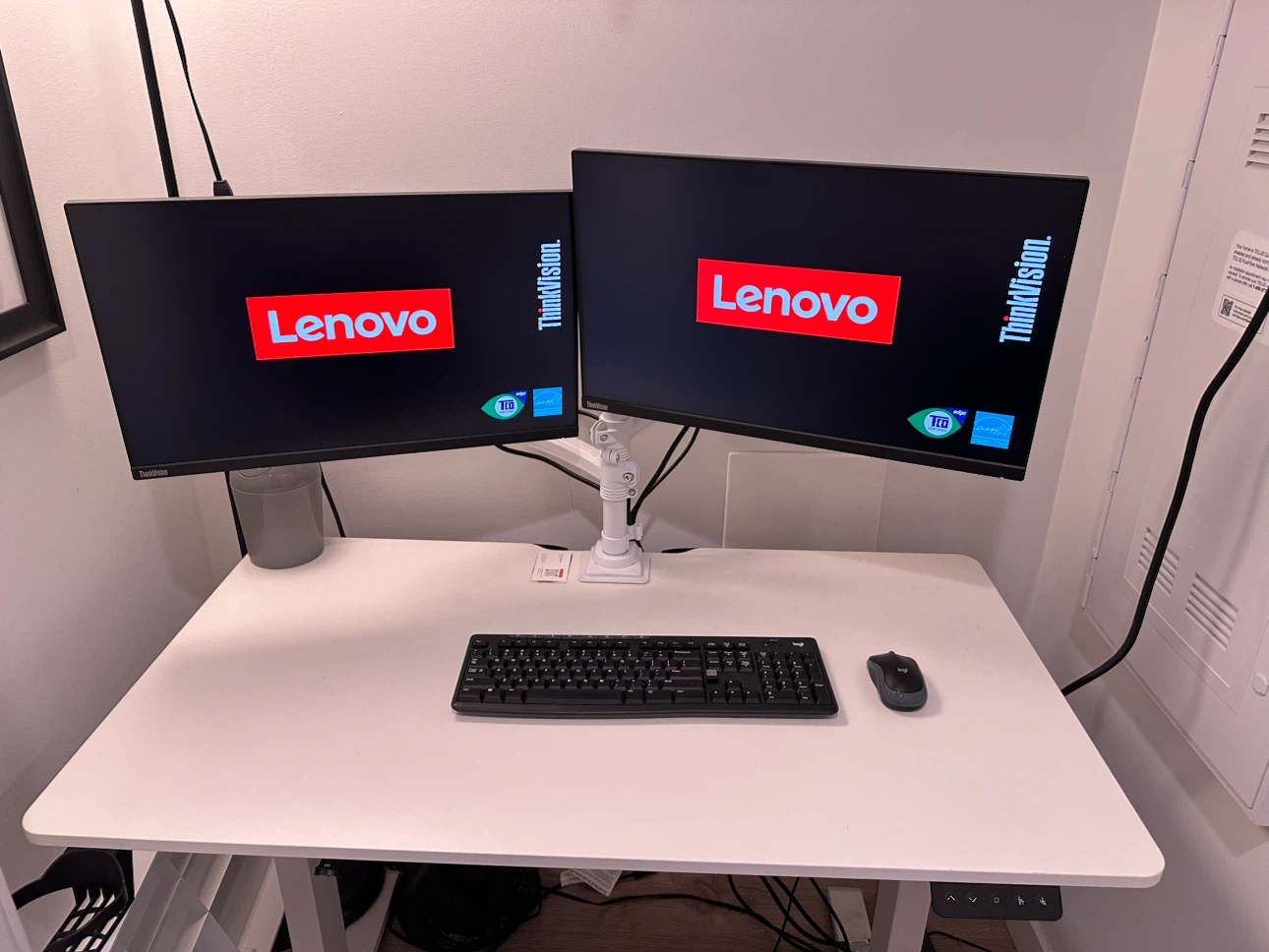 Office table & chair + 2 desktops A+ wireless mouse/keyboard - photo 5