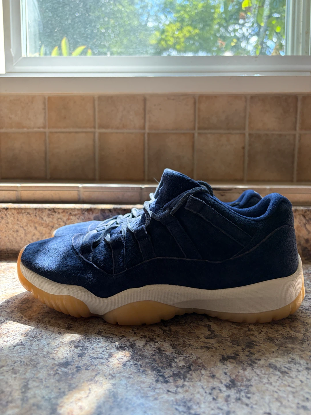 Air Jordan 11 Retro Suede "Respect" Navy Blue - photo 3