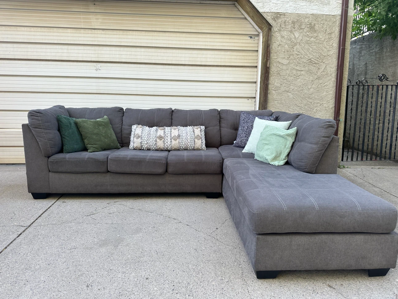 Modern Ashley HomeStore Sectional with Chaise - photo 2