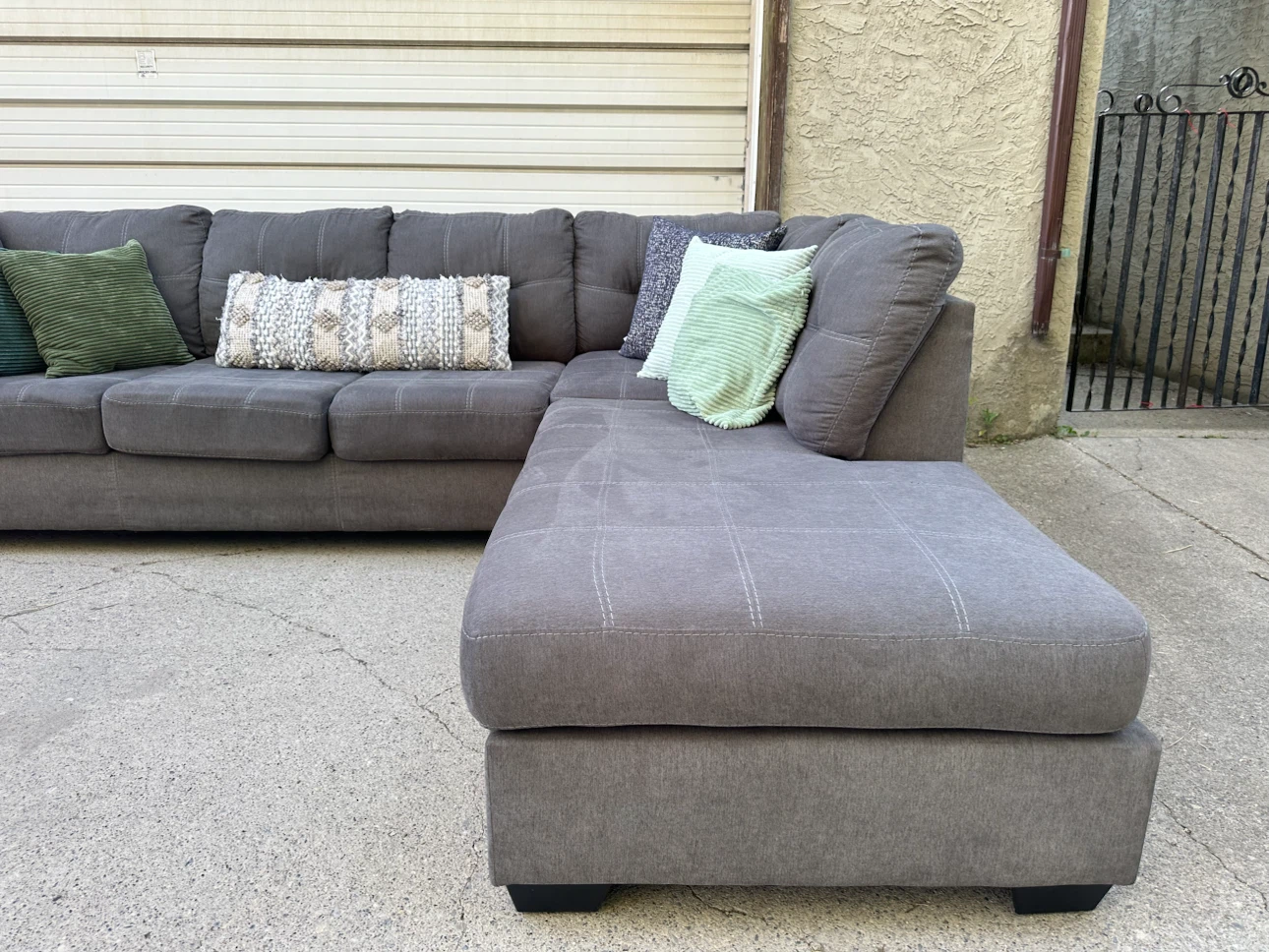 Modern Ashley HomeStore Sectional with Chaise - photo 3