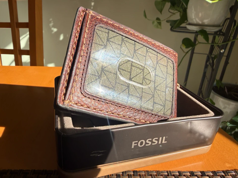Fossil Front Pocket Leather Wallet - photo 4