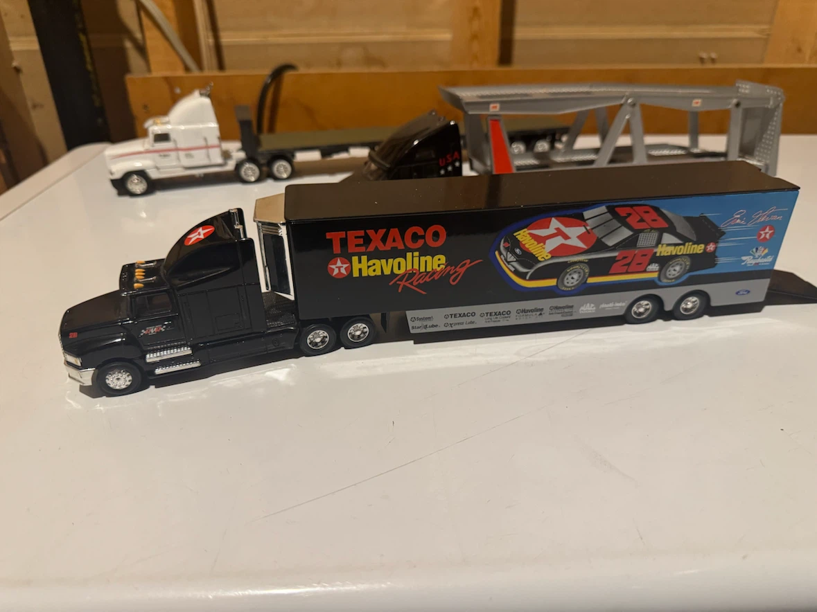 3 Diecast Semi Trucks and Trailers. 1/64th scale. $20 each - photo 2