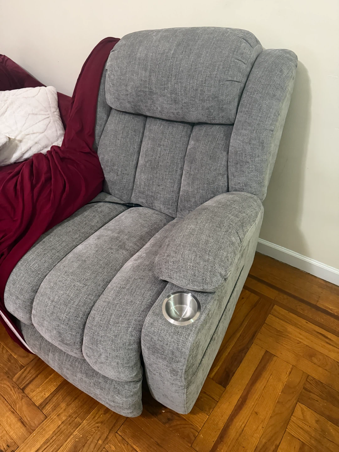 Power lift recliner chair 100 good got to go today