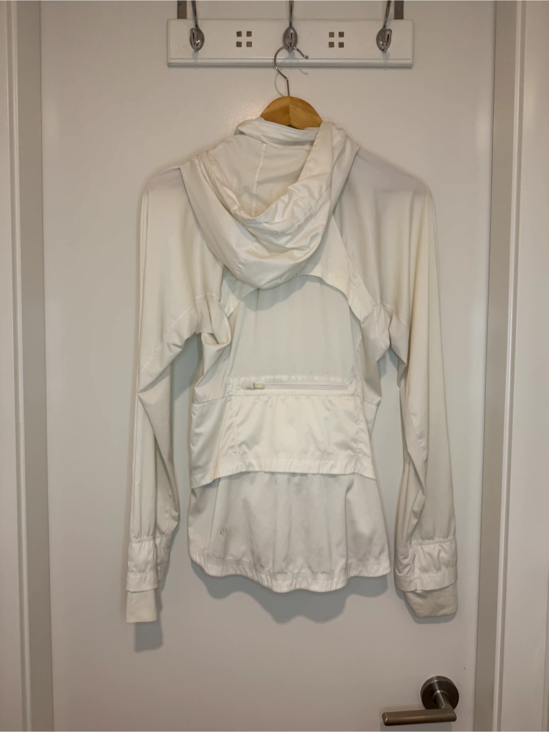 Lululemon White Hooded Running Jacket - photo 2