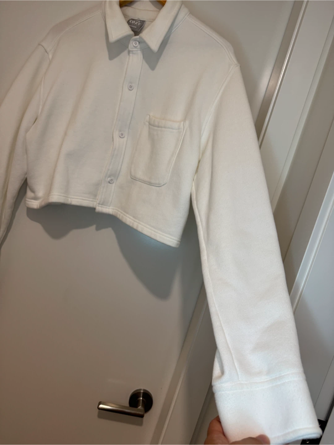 Aritzia TNA Cozy Fleece Boyfriend Cropped Shirt White - photo 4