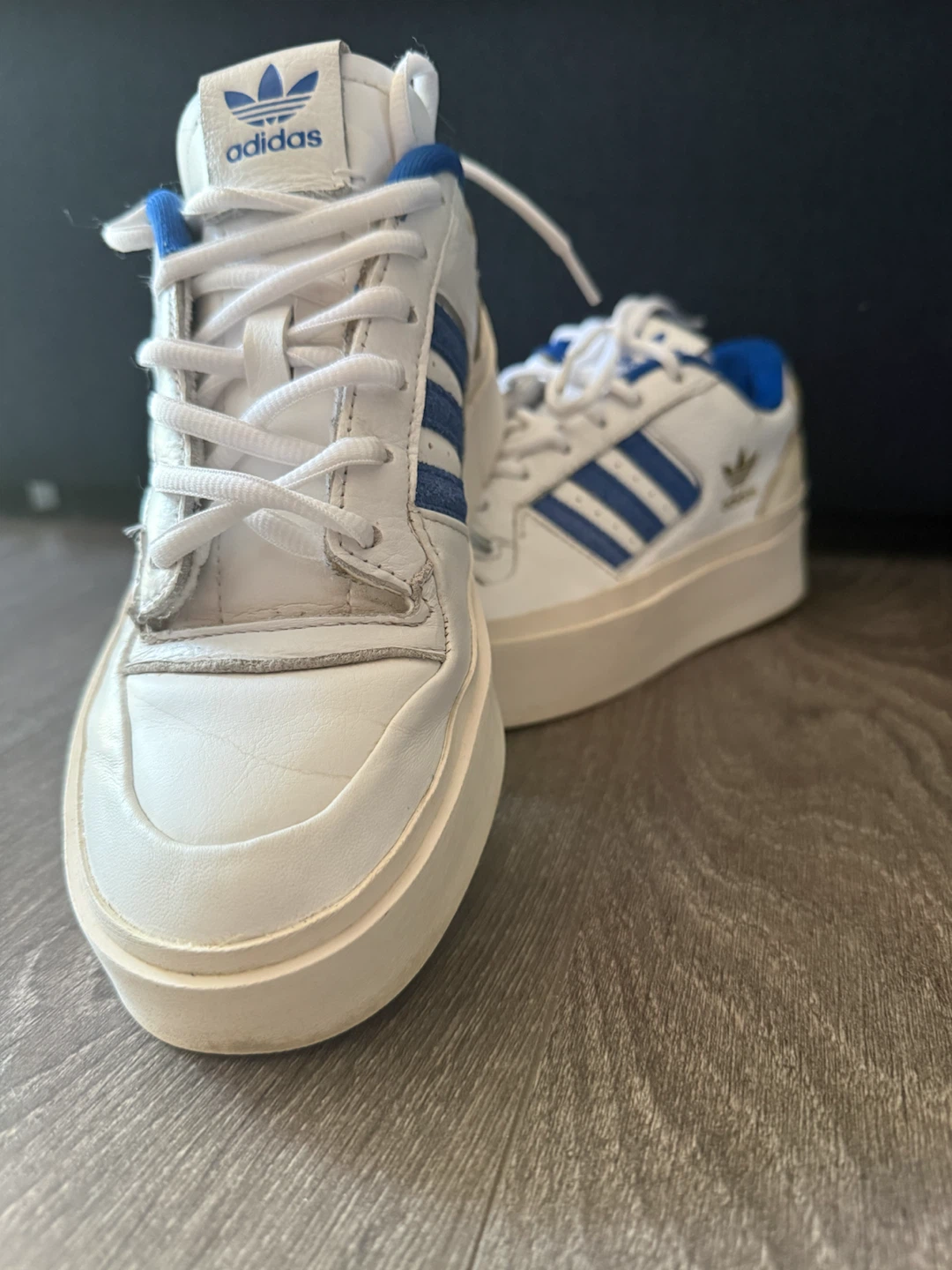 Sneakers - Great Condition - photo 4
