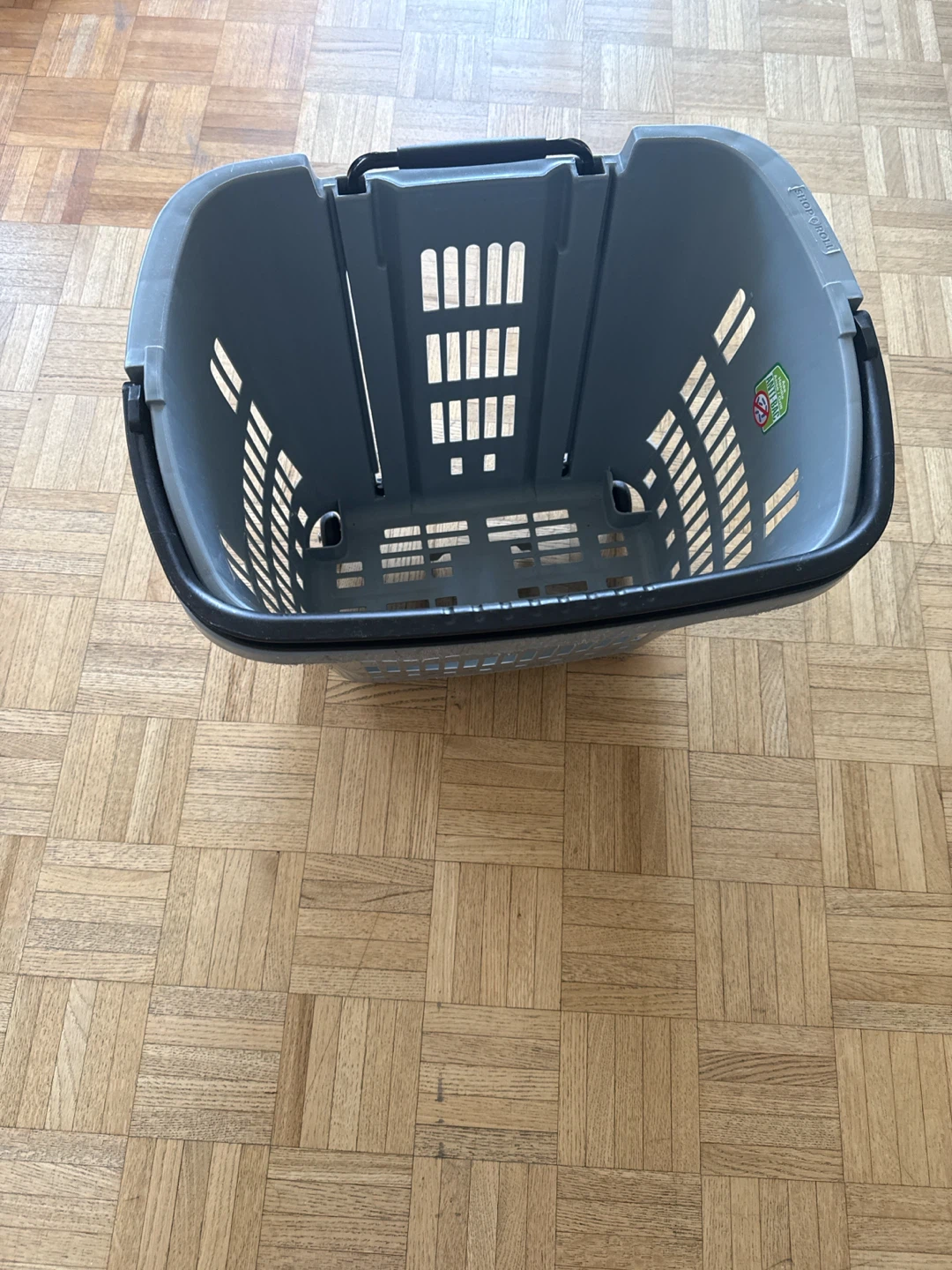 Grey laundry basket with wheels - photo 3