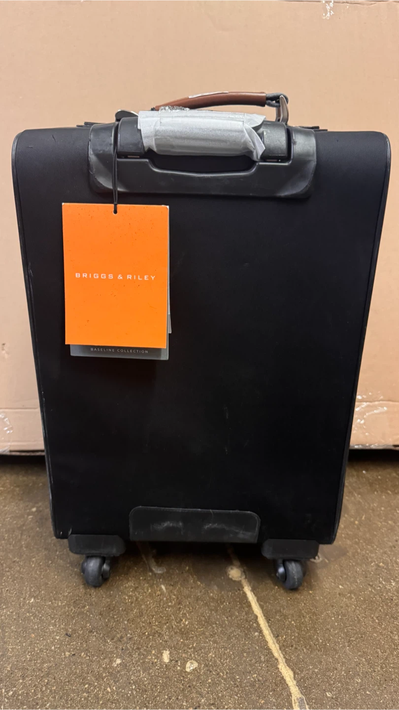 Briggs & Riley Baseline Carry-On Luggage - photo 2