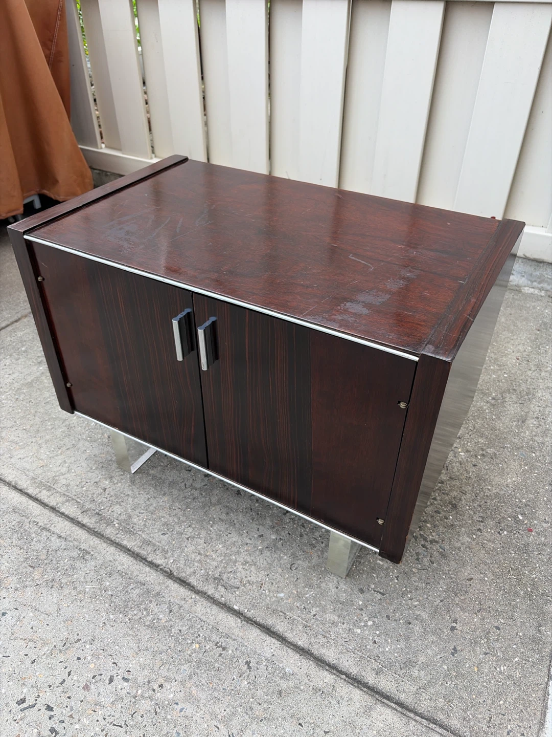 Vintage Modern-age Rosewood Lucite Bedside Table - photo 5