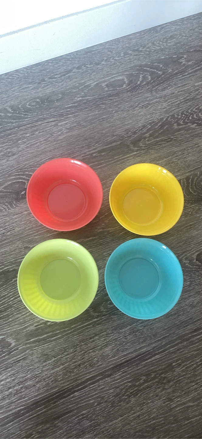 Set of 4 colourful plastic bowls - photo 3
