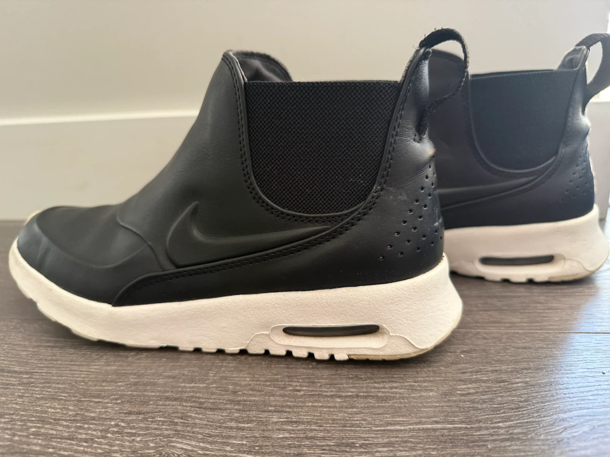 Nike Chelsea Boots
