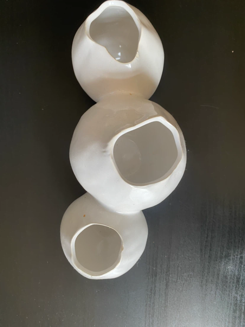 White Ceramic Vase - photo 2