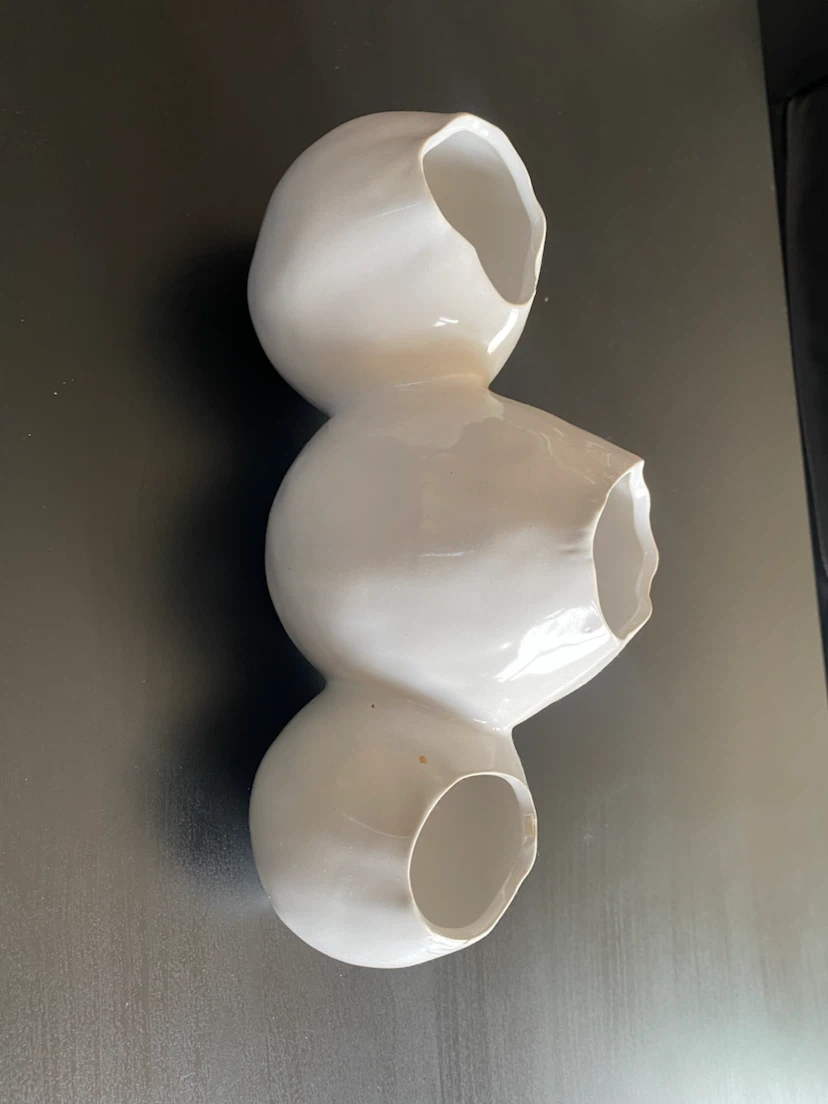 White Ceramic Vase - photo 3
