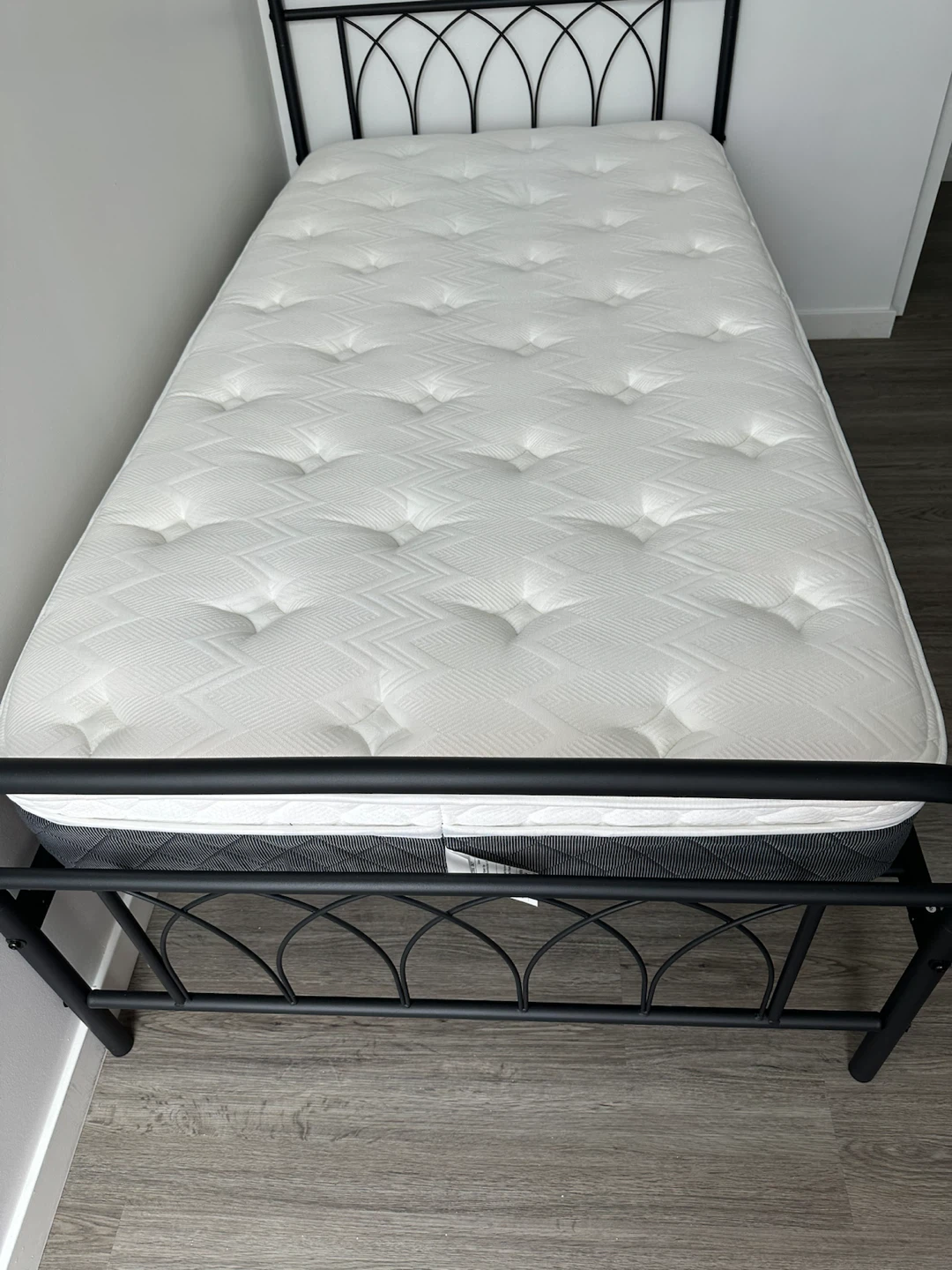 White Tufted Mattress and bed frame - photo 4