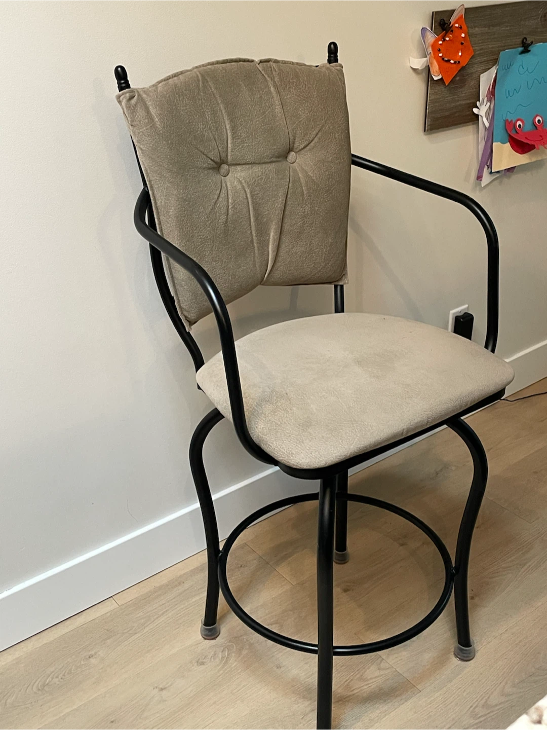 Set of 3 Sturdy Metal Counter Stools w/greige cushions - PU NW