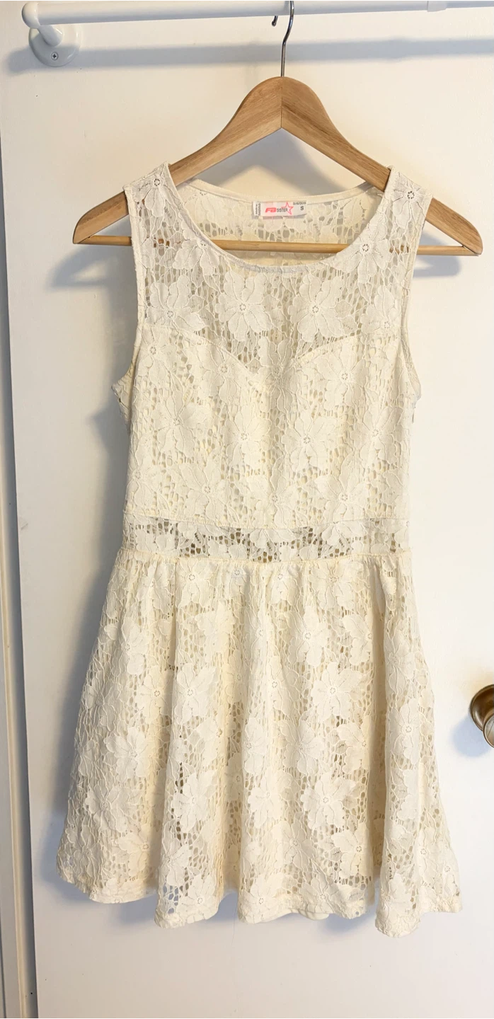 Cream Lace Sleeveless Dress