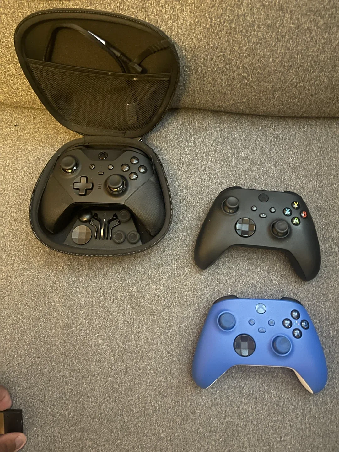 Xbox Series X Bundle (Read Description) - photo 4