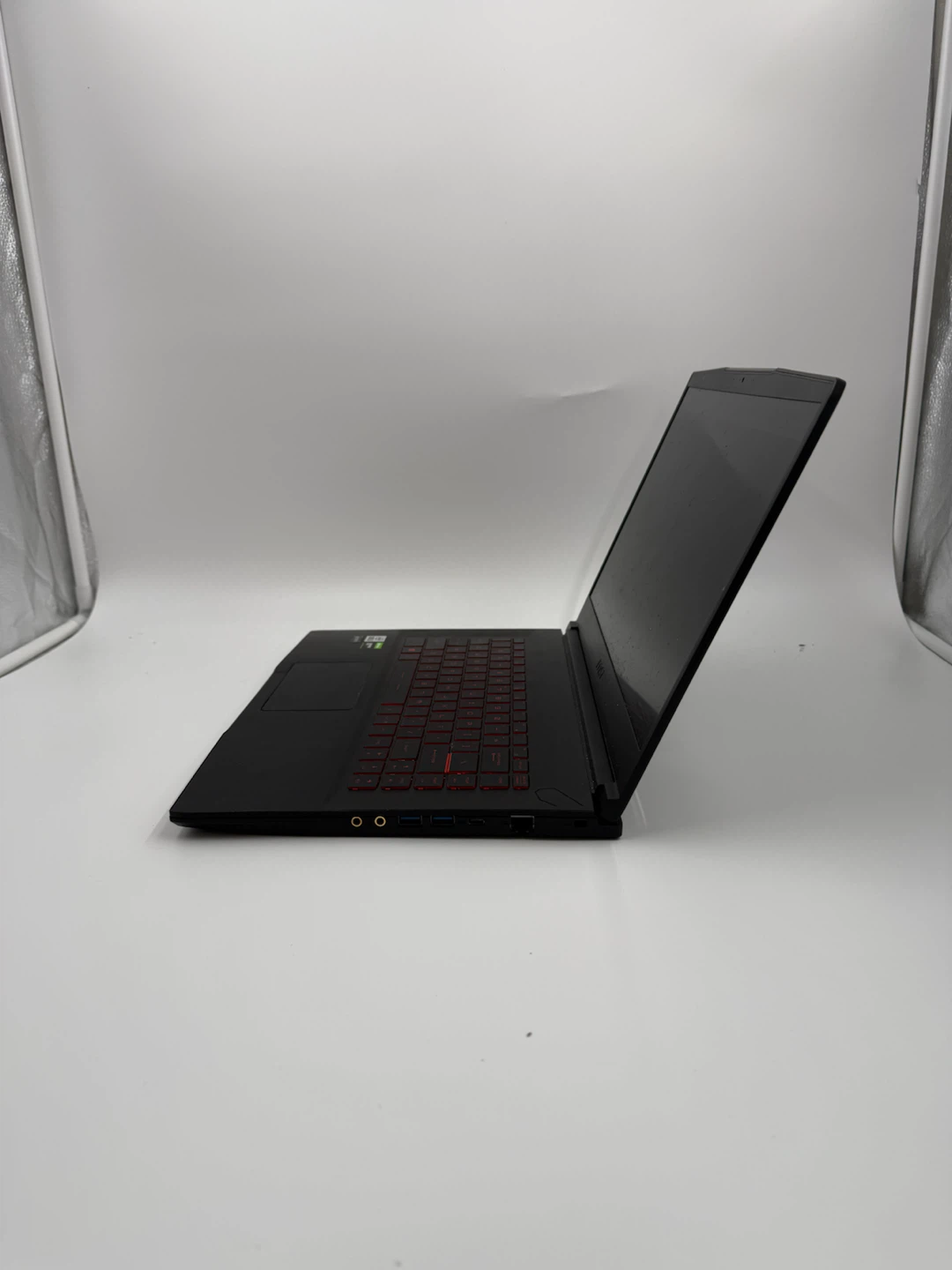 MSI GF63 Thin 10SC i5-10500H 16 GB 512SSD GTX 1650 Max-Q - photo 3