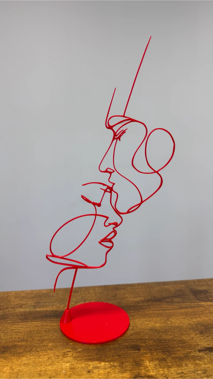 Kissing Faces Wire Sculpture - Various Colours - photo 2