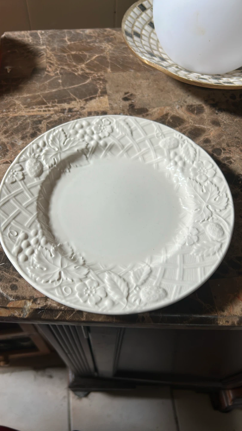 Like new 12 piece setting white dinner, 2 smaller and bowls - photo 2
