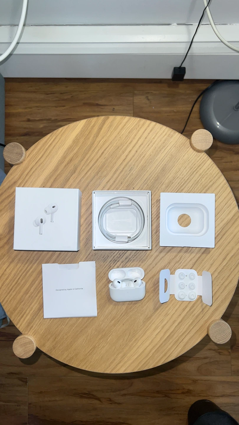 Apple AirPods Pro (2nd generation) - photo 3