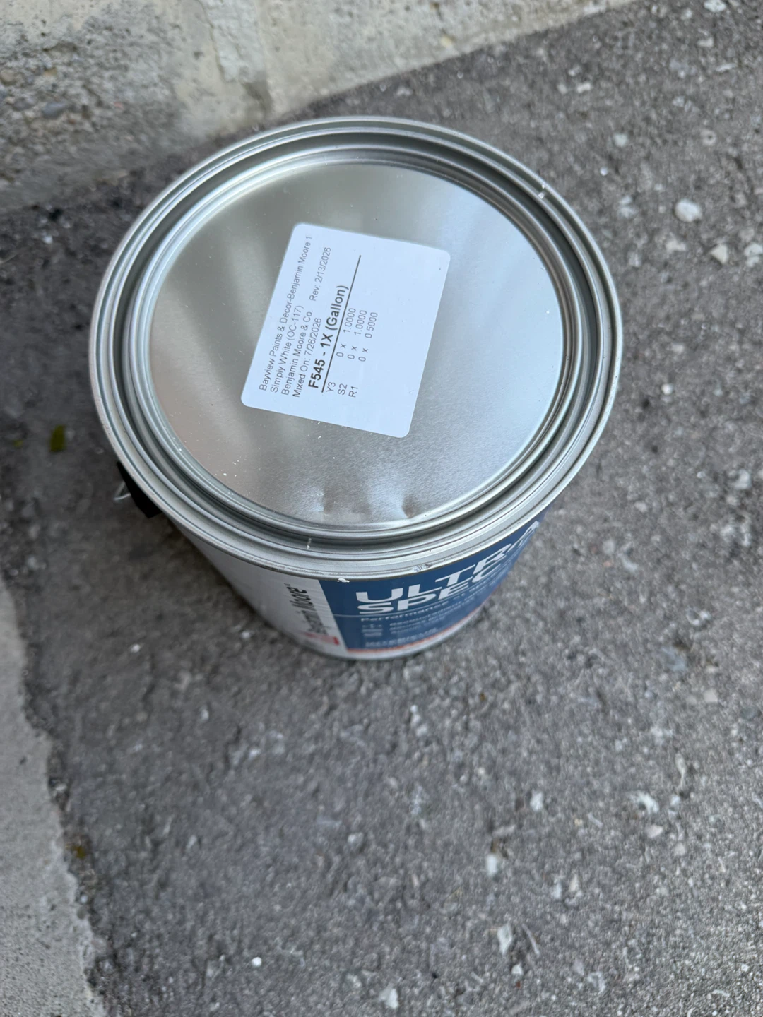 UNOPENED Benjamin Moore paint Simply White OC117 - photo 2