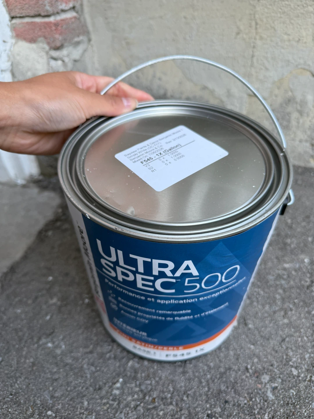 UNOPENED Benjamin Moore paint Simply White OC117 - photo 3
