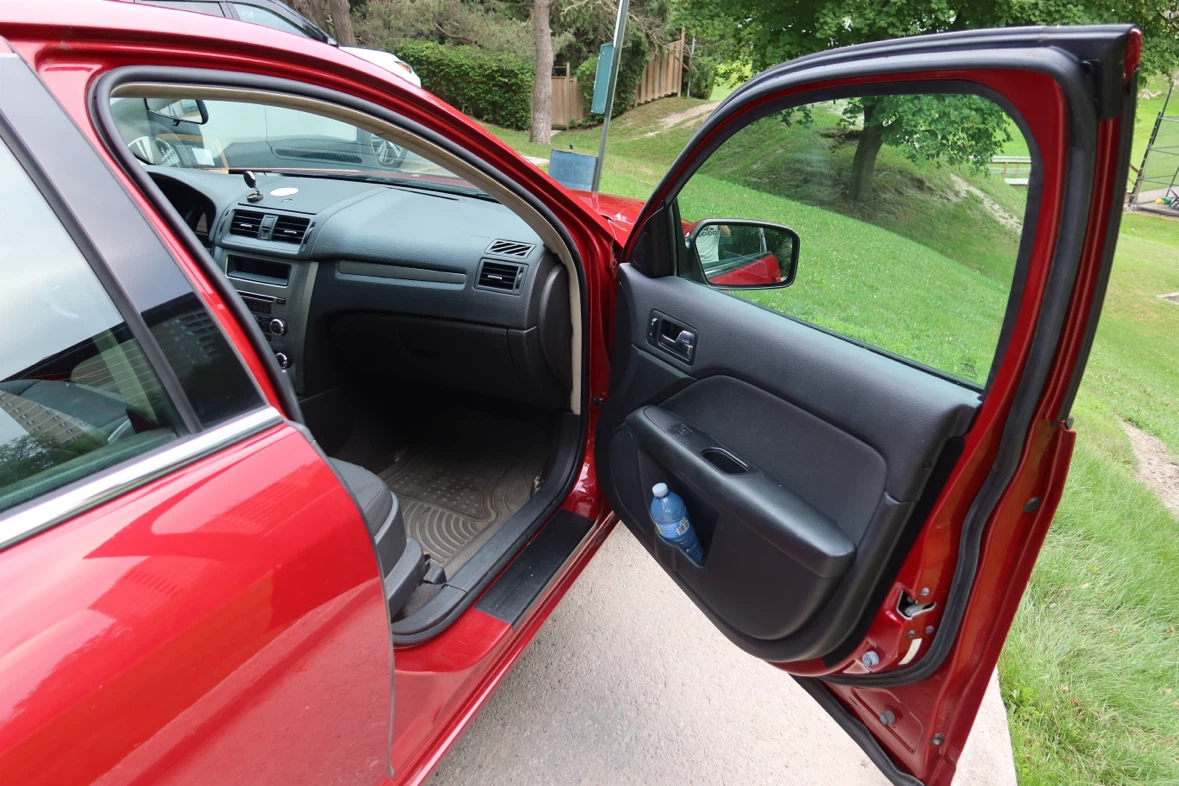Red Ford Fusion Sedan - photo 4