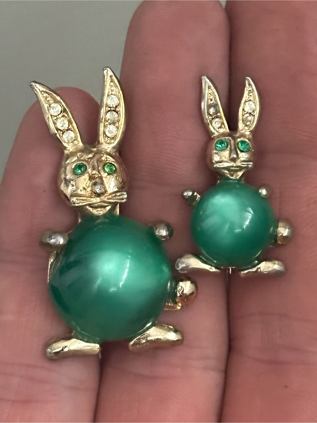 Vintage bunny rabbit jelly belly brooches