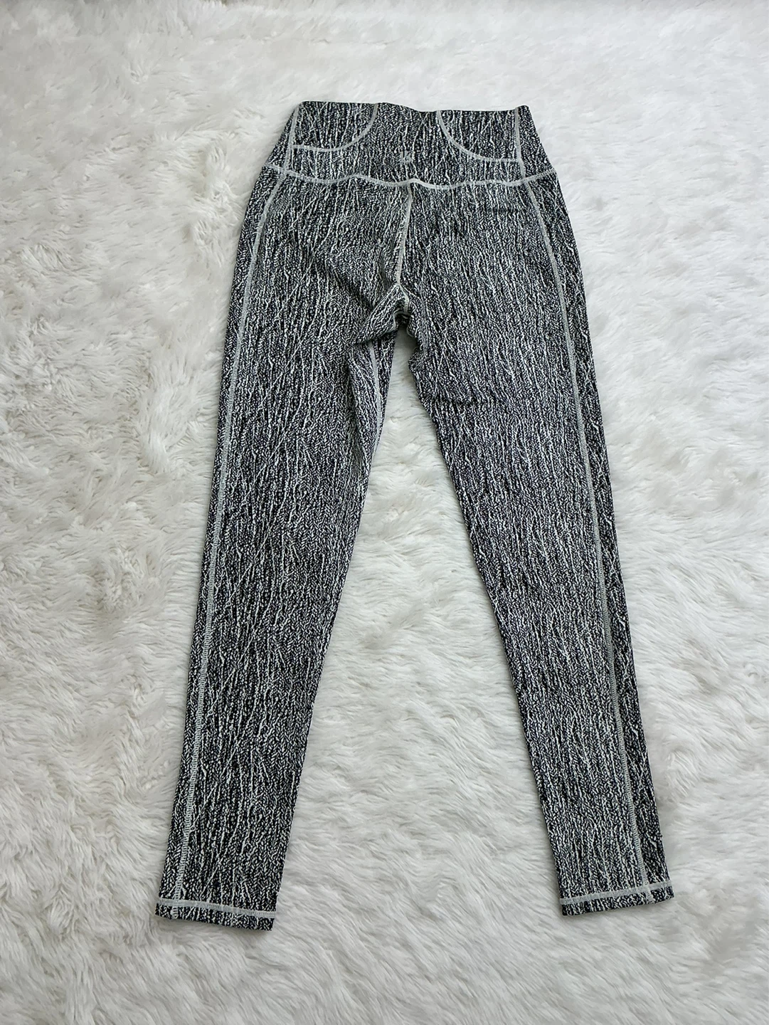 BuffBunny Leggings - Black & White Pattern - Sz Med - photo 5