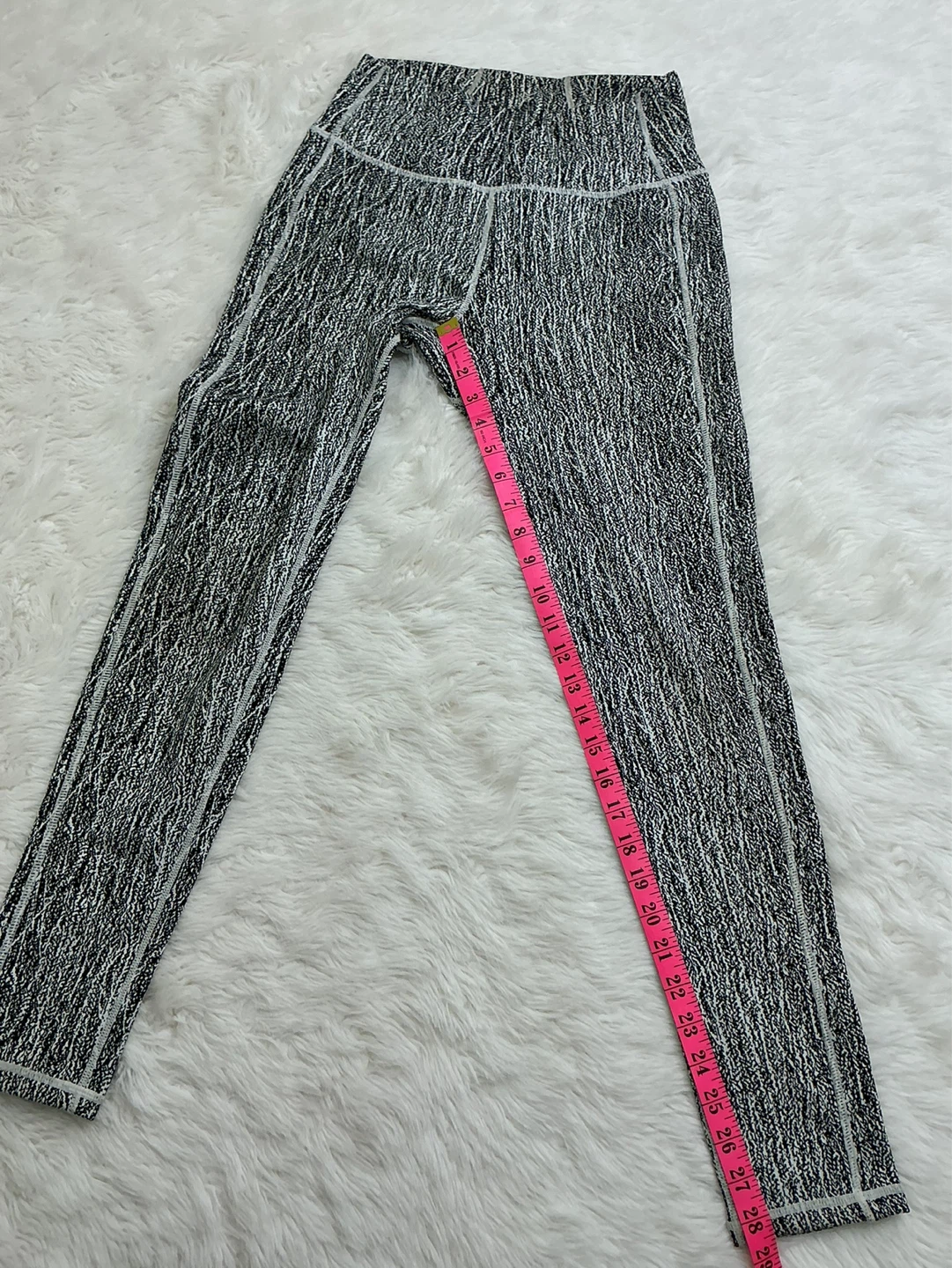 BuffBunny Leggings - Black & White Pattern - Sz Med - photo 3