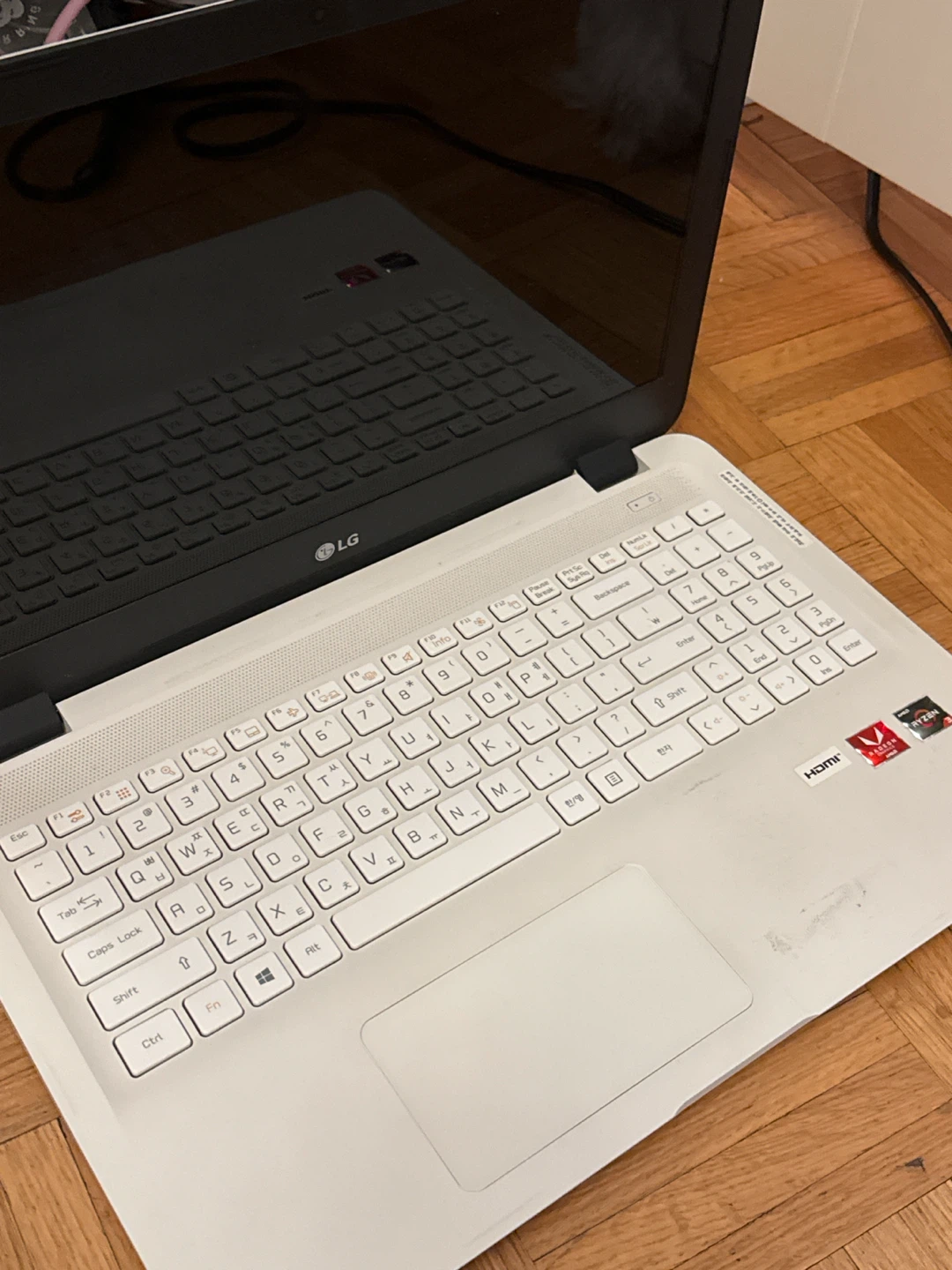 LG White Laptop