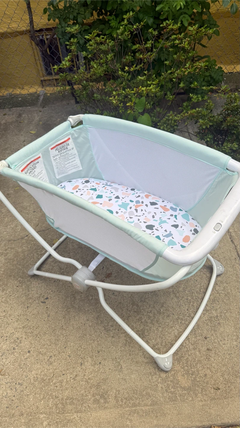 Fisher-Price Newborn Rocking Bassinet