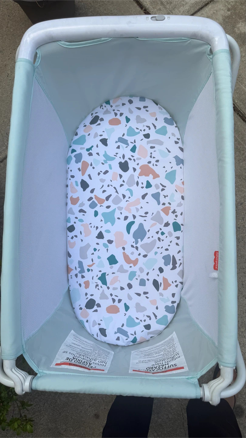 Fisher-Price Newborn Rocking Bassinet - photo 4