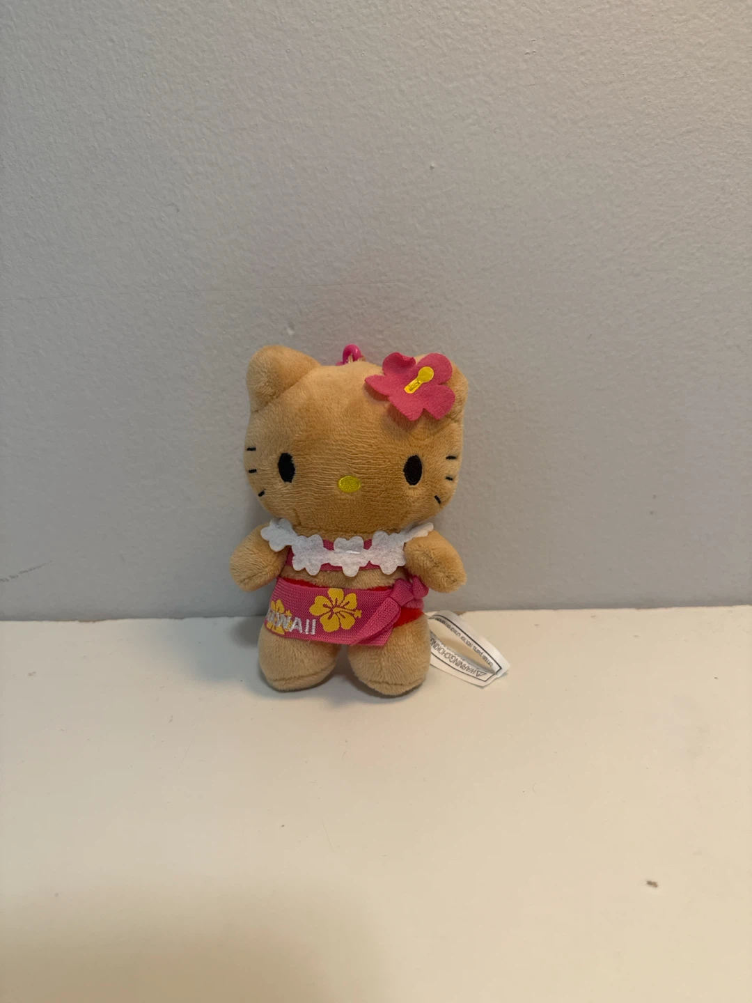 Hawaii Tan Hello Kitty Keychain