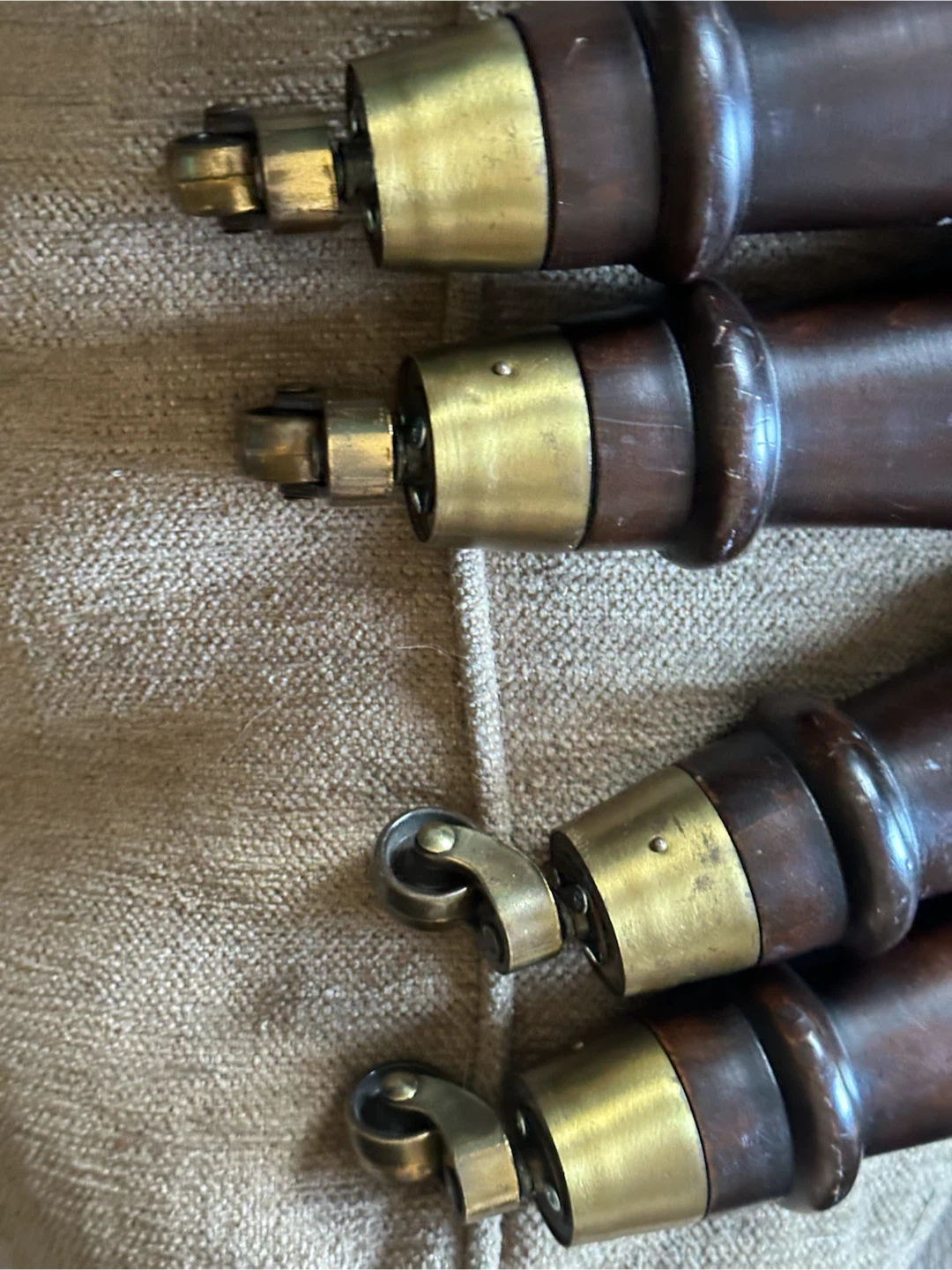 Wooden legs with casters - photo 4