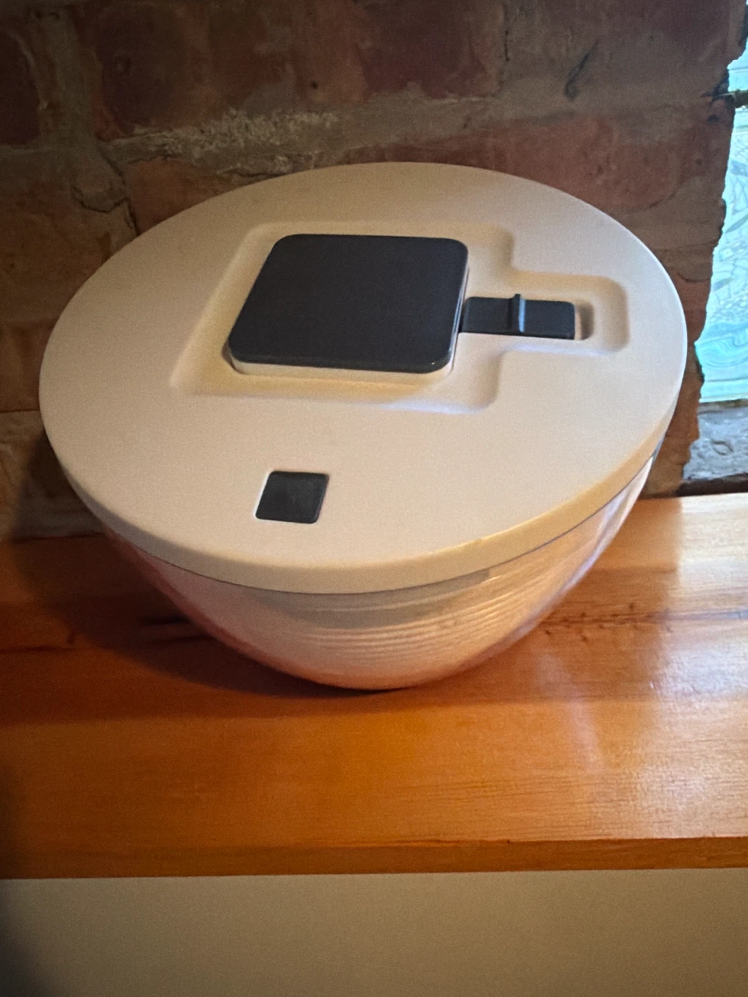 Salad spinner and 2 colanders