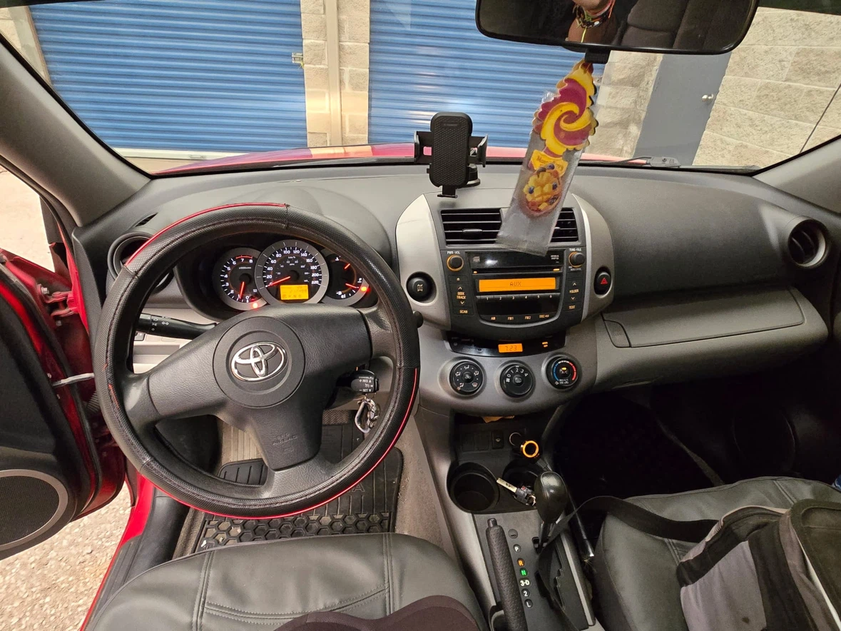 Red  2008 Toyota RAV4 AWD - photo 5