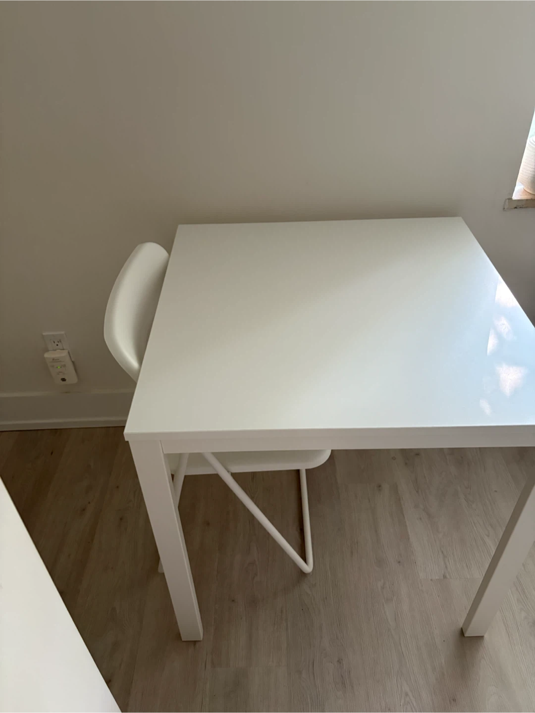 IKEA VIHALS dining table