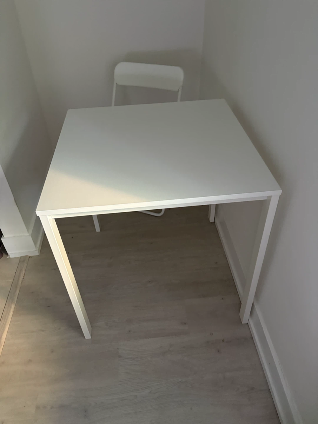 IKEA VIHALS dining table - photo 3