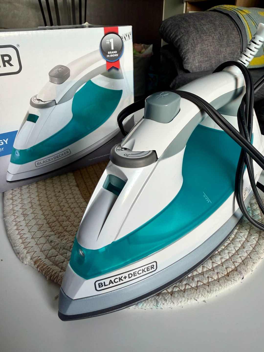 BLACK+DECKER Light N Easy Steam Iron