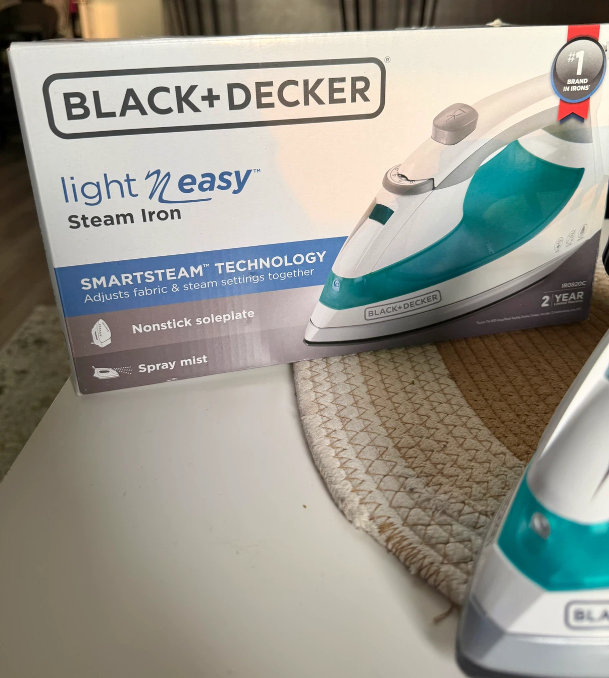 BLACK+DECKER Light N Easy Steam Iron - photo 2