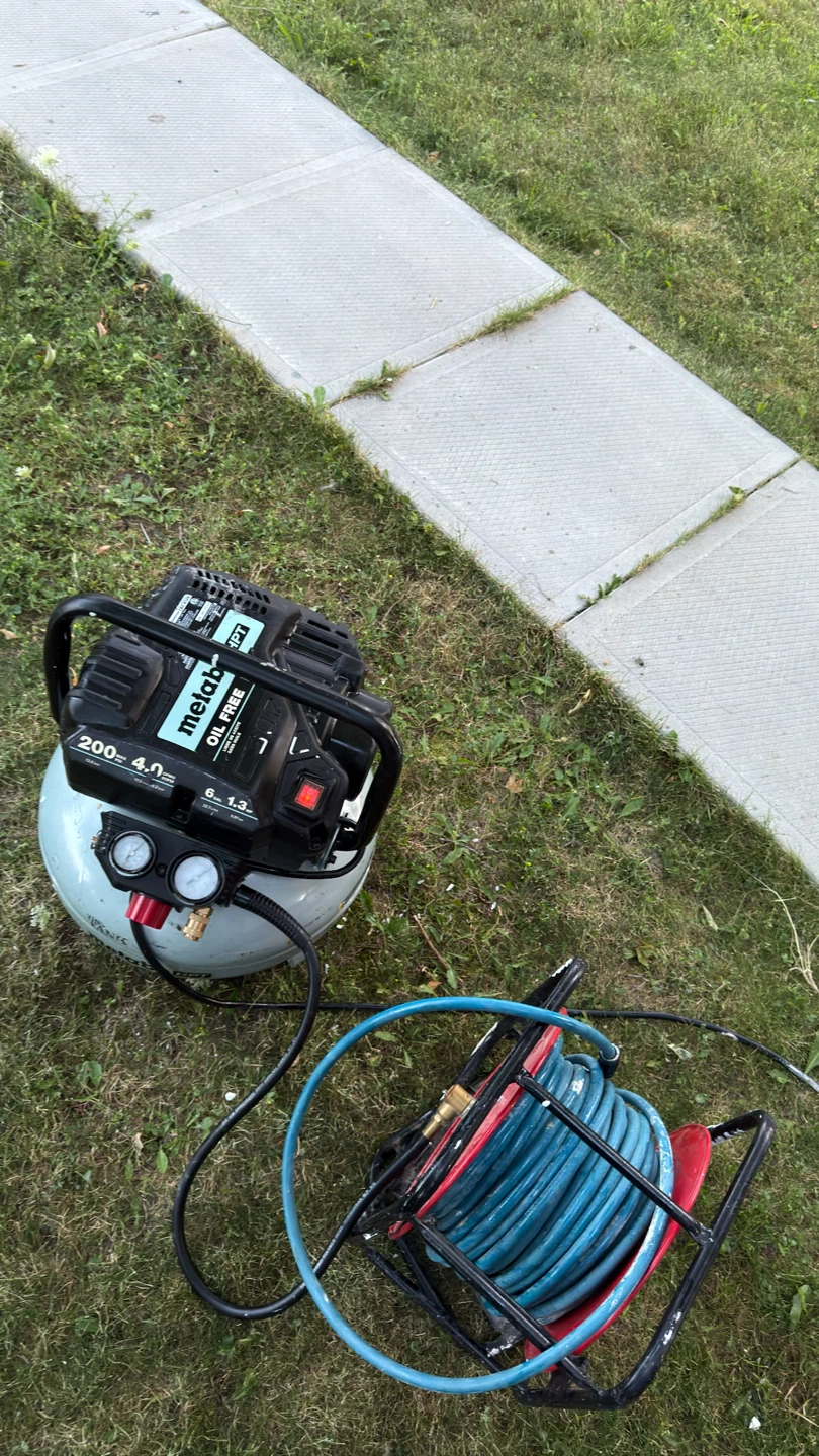 Metabo HPT Air Compressor with Hose
