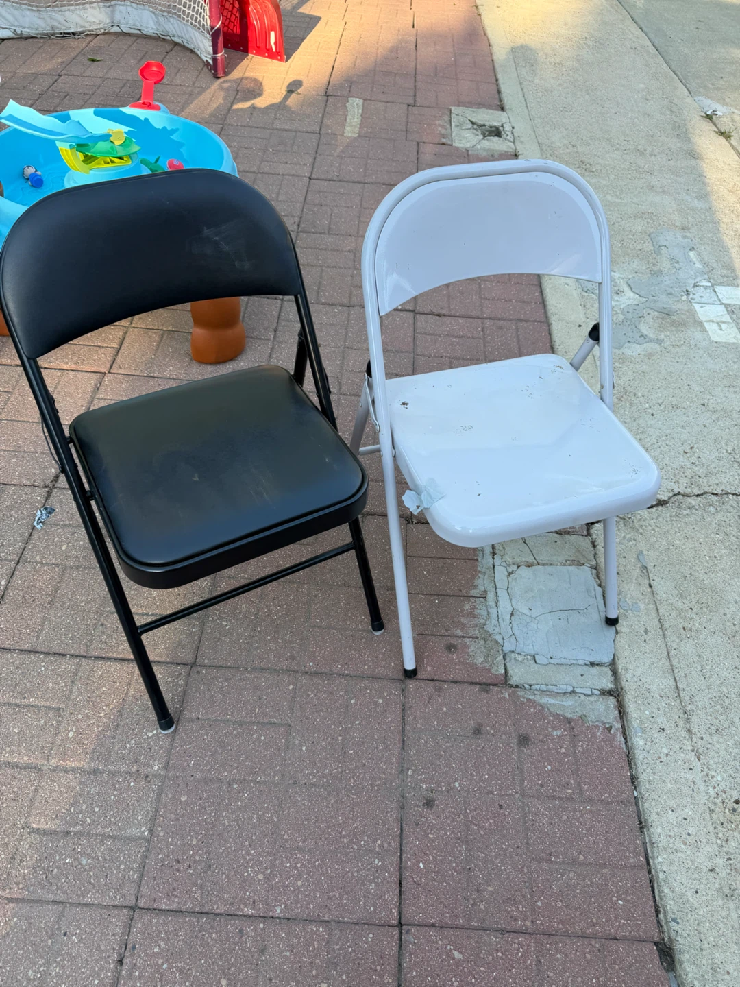 Folding Chairs - Black and White